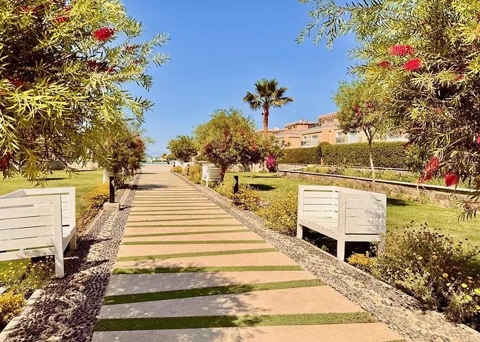 1br At Selena Bay, Private Pools, Walk To Appartement