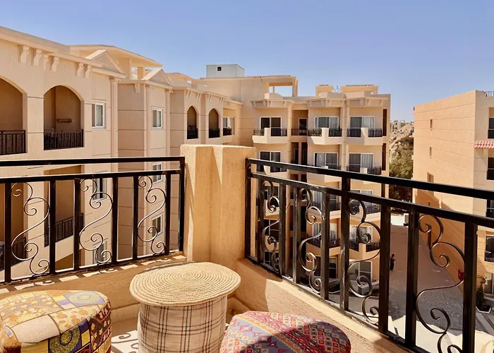 1br At Selena Bay, Private Pools, Walk To